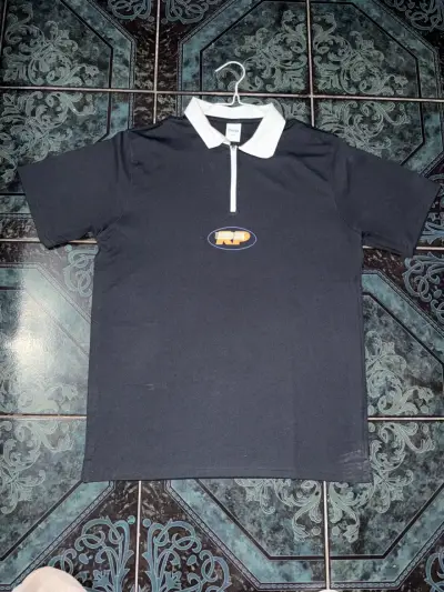 Polera Polo Negra con Logo RP - miniatura 1