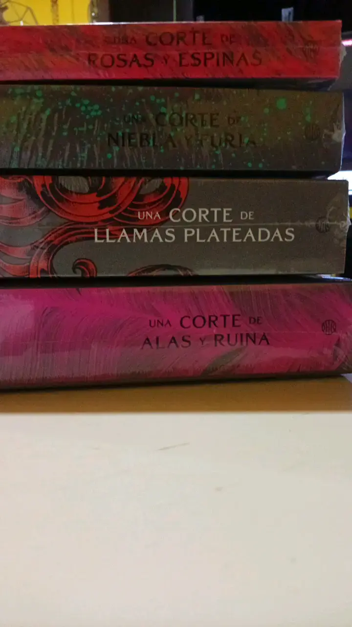 Colección Libros una Corte de Rosas y Espinas - 1