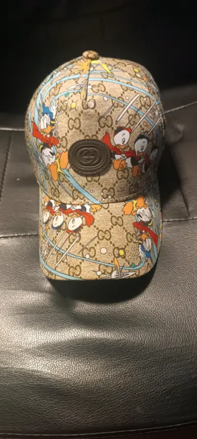 Gorra GG g5 con diseño de personajes animados - miniatura 1