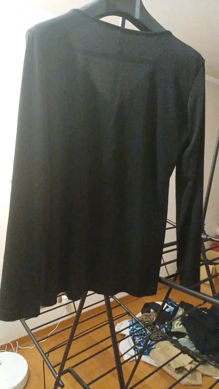 Blusa negra con detalles azules para mujer - 2