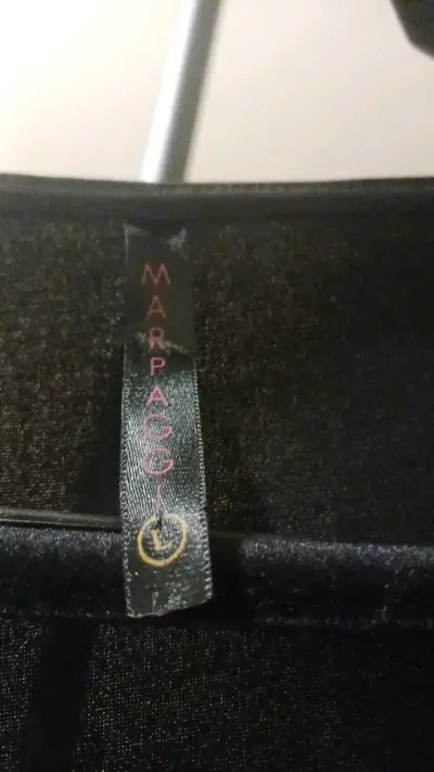 Blusa negra con detalles azules para mujer - miniatura 3