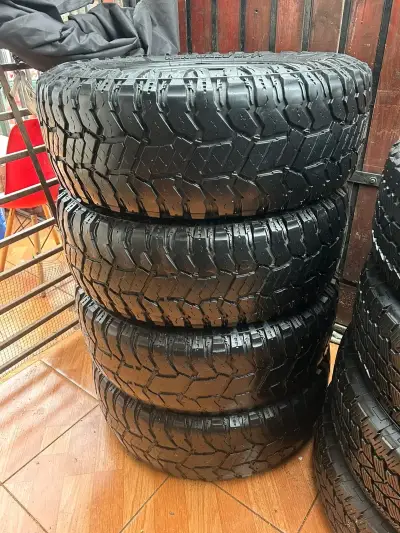 Juego de Neumáticos Radar Renegade R/T 265/70R17 - miniatura 1