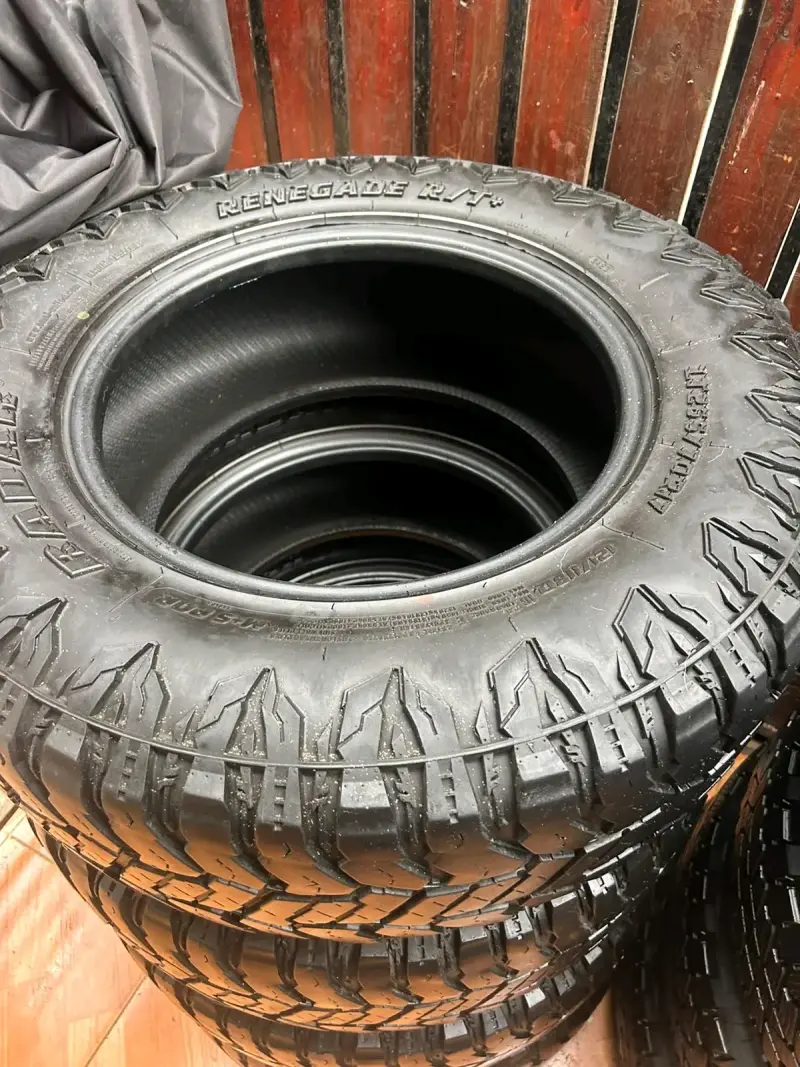 Juego de Neumáticos Radar Renegade R/T 265/70R17 - 3