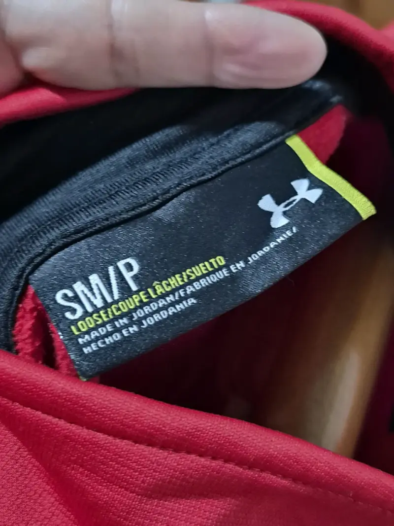Polerón deportivo rojo Under Armour para hombre - 3