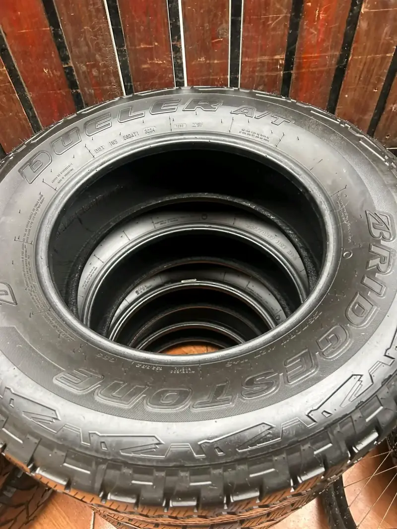 Juego de 4 neumáticos Bridgestone Dueler AT 255/70R17 - 3