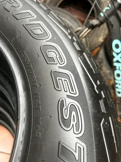 Juego de 4 neumáticos Bridgestone Dueler AT 255/70R17 - miniatura 4