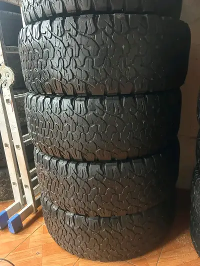 Juego de 4 neumáticos BFGoodrich 315/70/r17 - miniatura 1