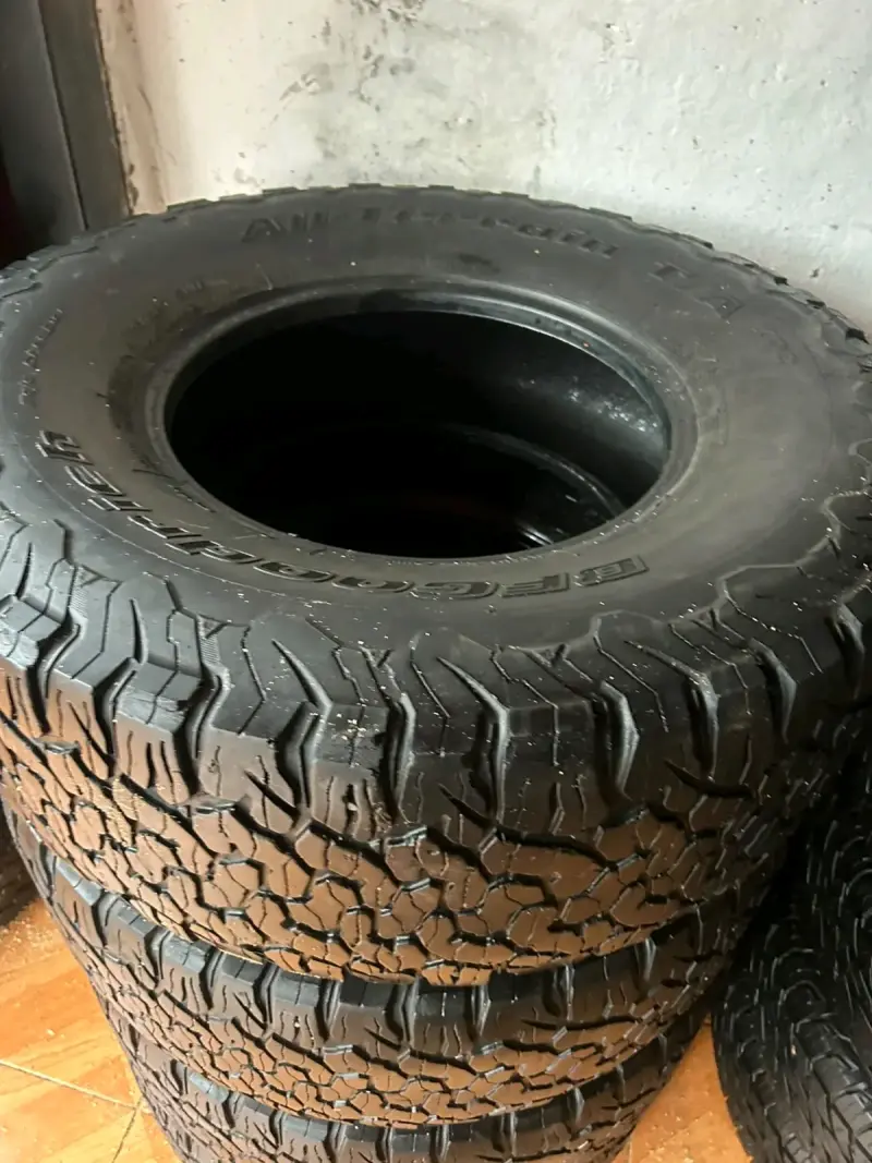 Juego de 4 neumáticos BFGoodrich 315/70/r17 - 5