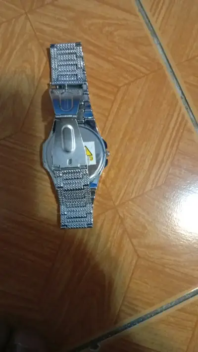 Reloj de Pulsera Plateado con Cristales - miniatura 3