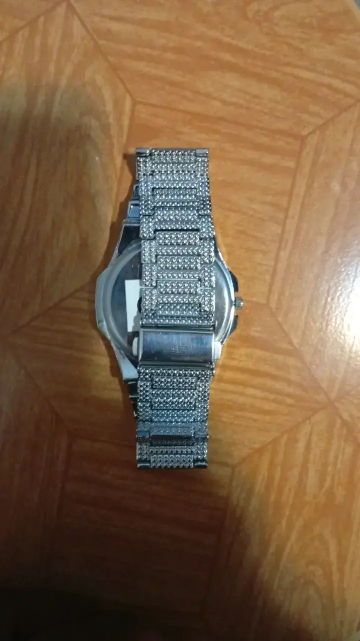 Reloj de Pulsera Plateado con Cristales - 4