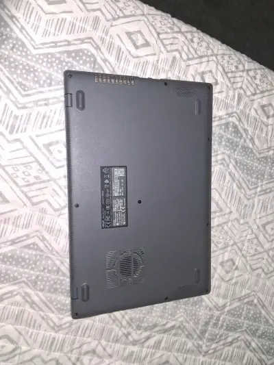 Notebook ASUS con pantalla de 14 pulgadas - miniatura 1