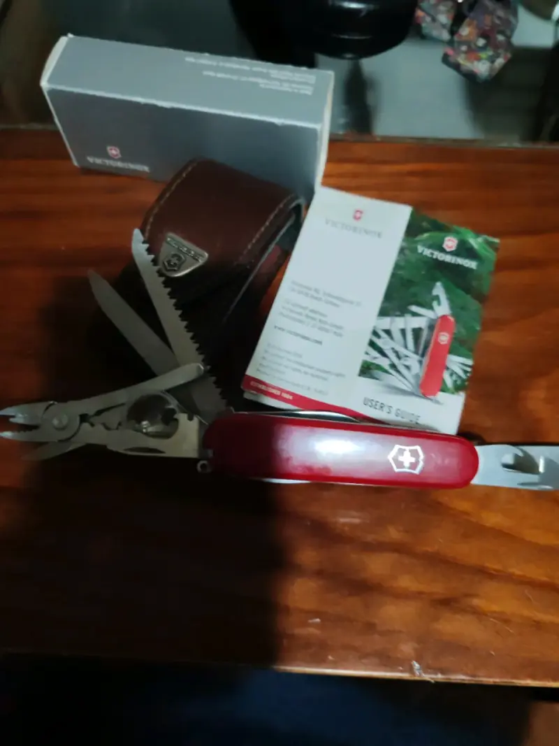Navaja Suiza Victorinox con Estuche - 2
