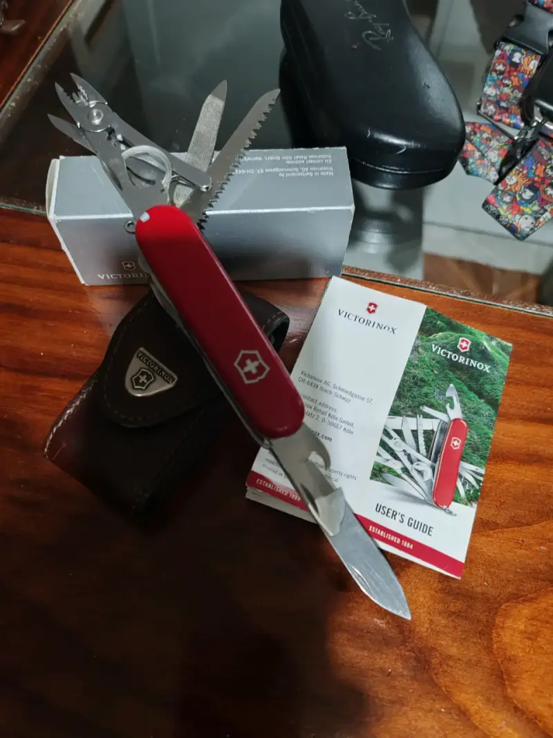 Navaja Suiza Victorinox con Estuche - 4