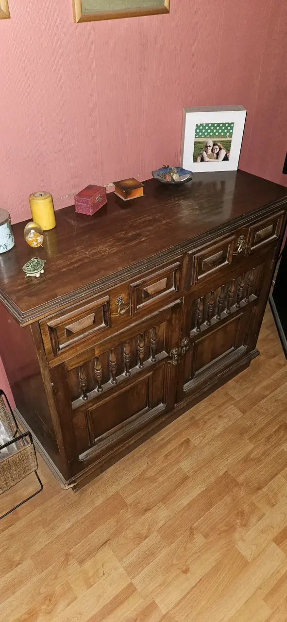Comoda de madera vintage con cajones - 1