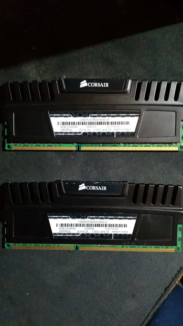 Memoria RAM Corsair Vengeance 8GB DDR3 - 2