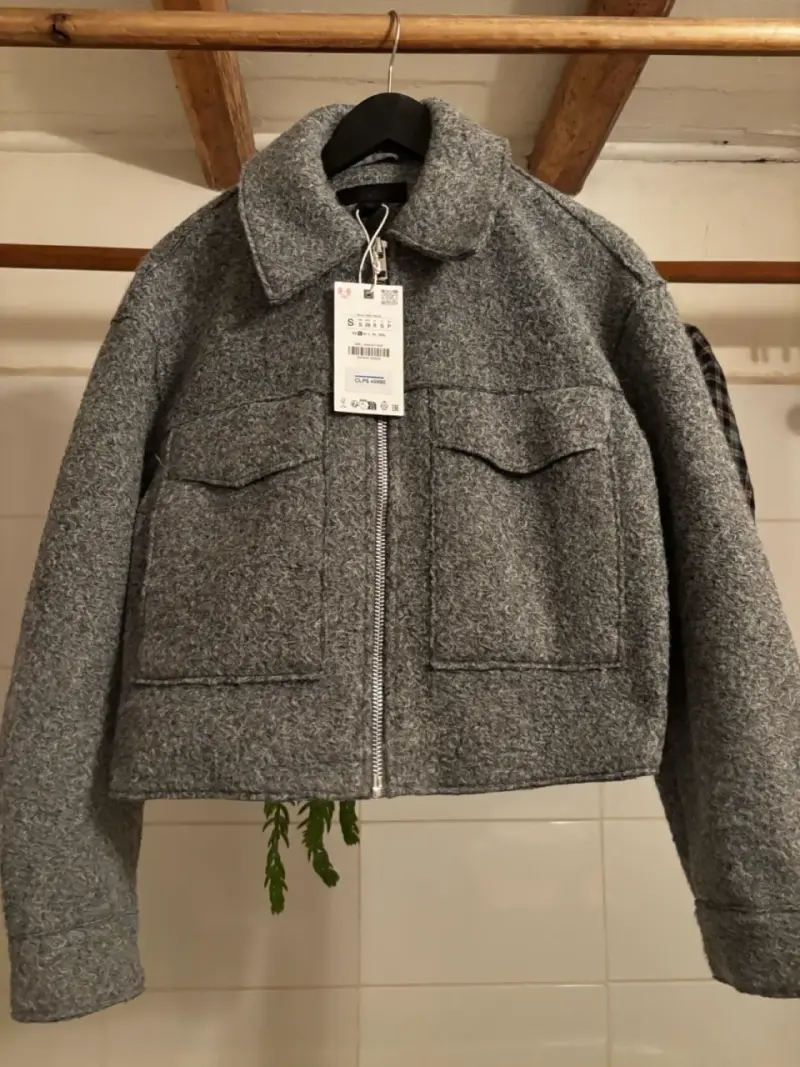 Chaqueta gris de lana con cierre para mujer - 1
