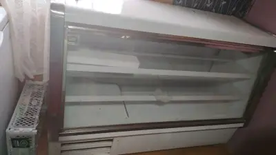 Vitrina refrigerada para exhibición de alimentos - miniatura 1
