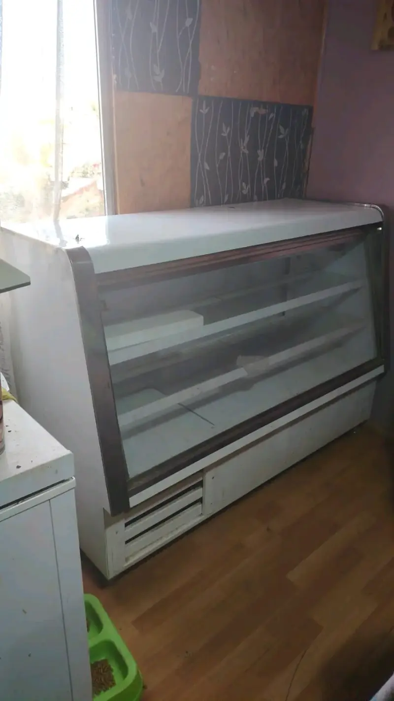 Vitrina refrigerada para exhibición de alimentos - 2