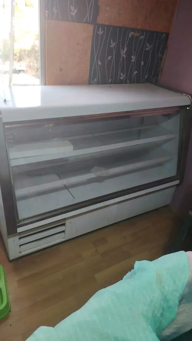 Vitrina refrigerada para exhibición de alimentos - 3