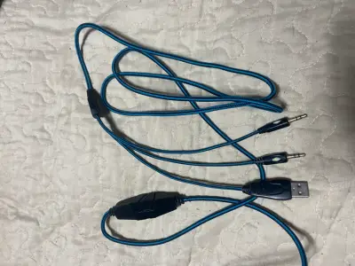 Auriculares gaming con micrófono y cable azul - miniatura 2