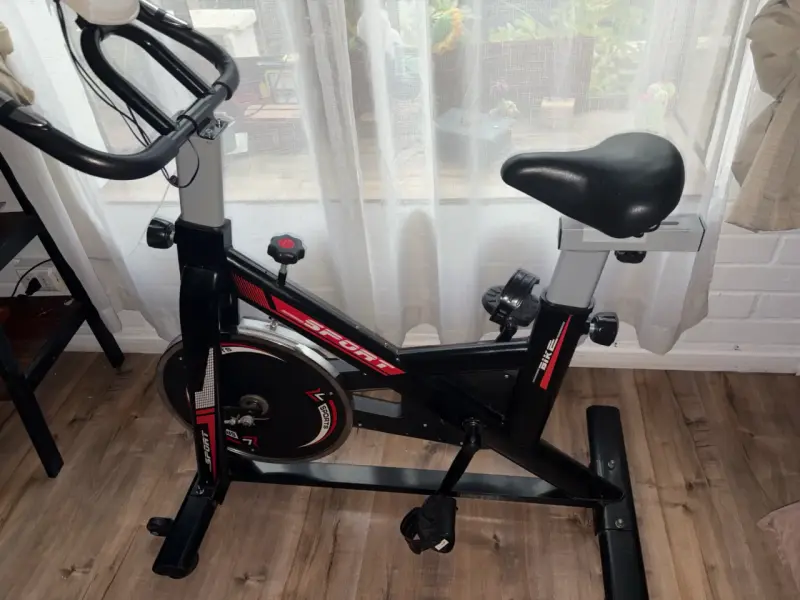 Bicicleta estática Sport Fitness negra