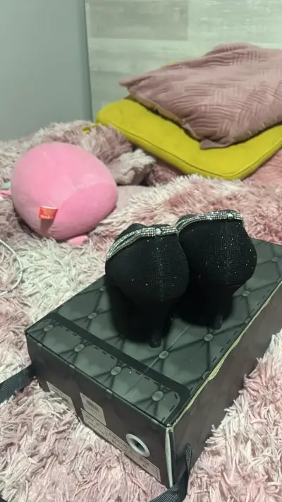 Zapatos de tacón negro con brillo talla 38 - miniatura 3