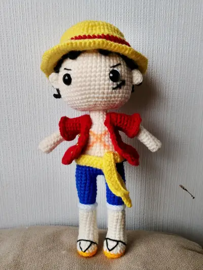 Muñeco amigurumi de personaje anime hecho a mano - miniatura 3