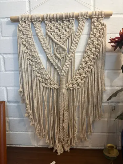 Tapiz de macramé decorativo beige - miniatura 1