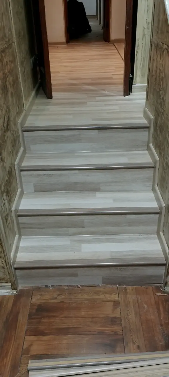 Instalación de pisos flotantes vinílicos wallpane - 3