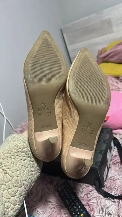 Zapatos de tacón beige - miniatura 2