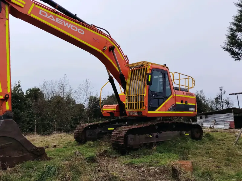 Excavadora Daewoo 225 año 2005 oruga - 1