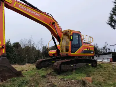 Excavadora Daewoo 225 año 2005 oruga - miniatura 1