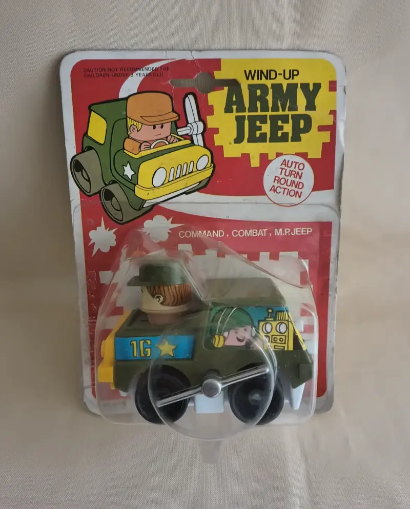 Juguete Jeep Militar Verde a Cuerda Vintage - 1