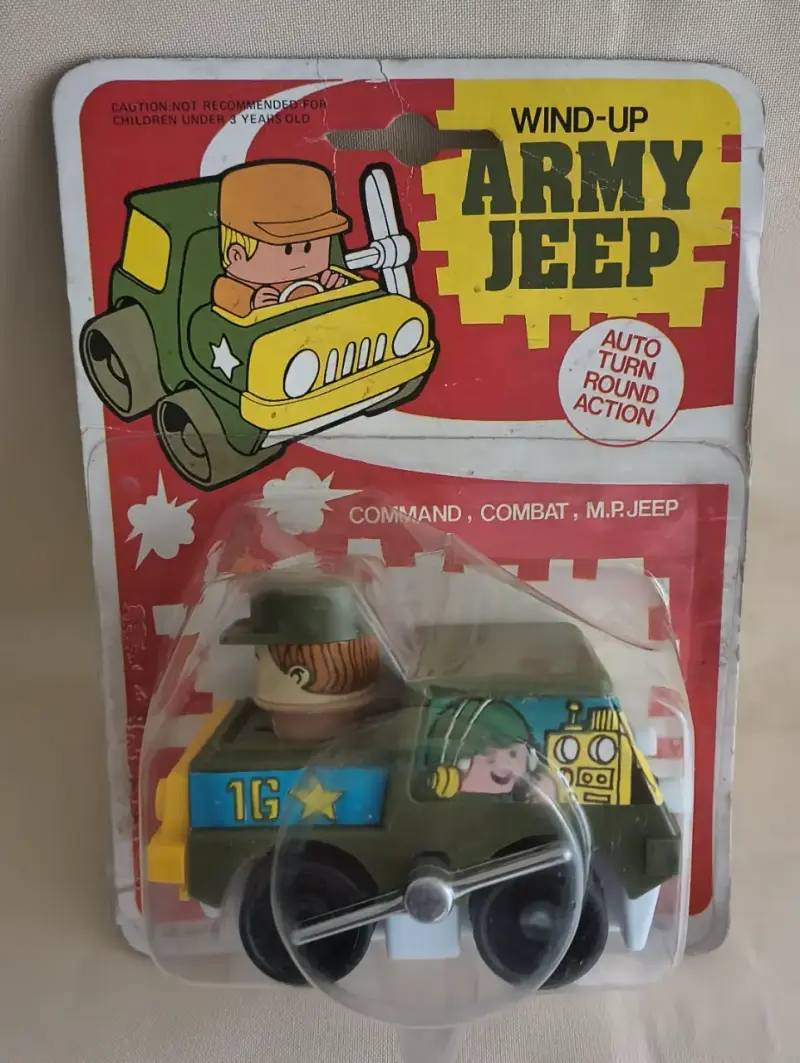 Juguete Jeep Militar Verde a Cuerda Vintage - 4
