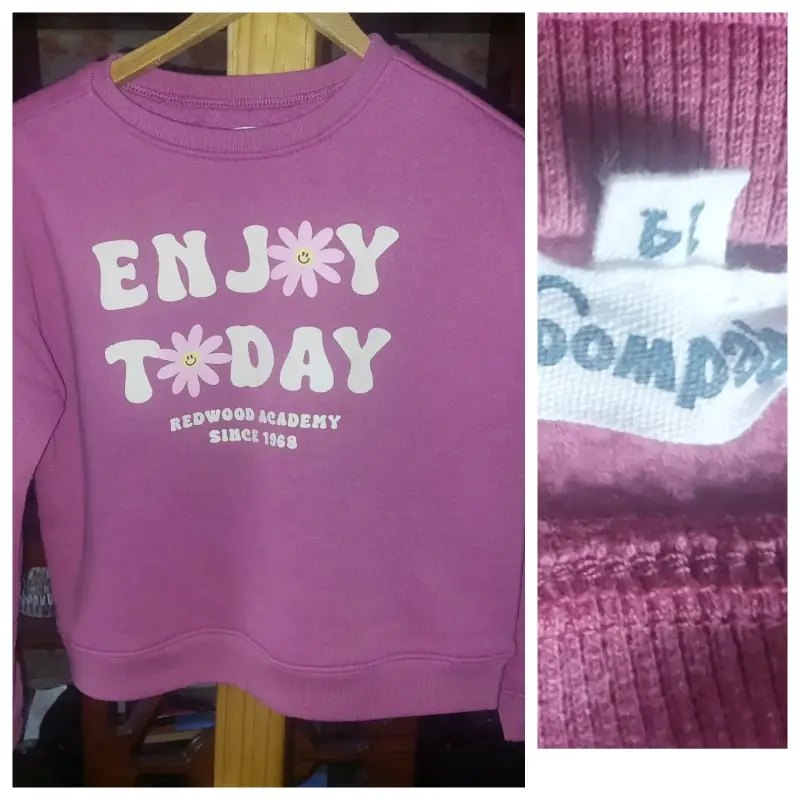 Polerón con capucha negro con estampado - 2
