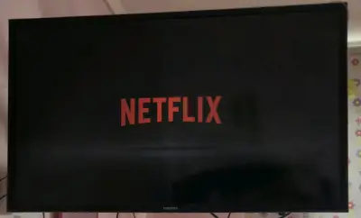 Televisor Samsung Smart TV 32 pulgadas - miniatura 5