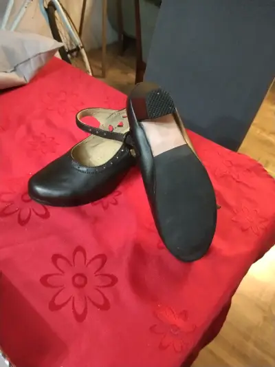 Zapatos de baile negros con tacón - miniatura 2