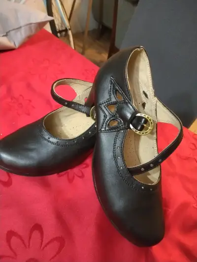 Zapatos de baile negros con tacón - miniatura 3