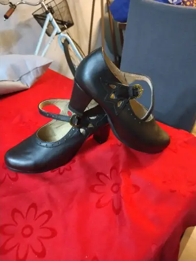 Zapatos de baile negros con tacón - miniatura 4