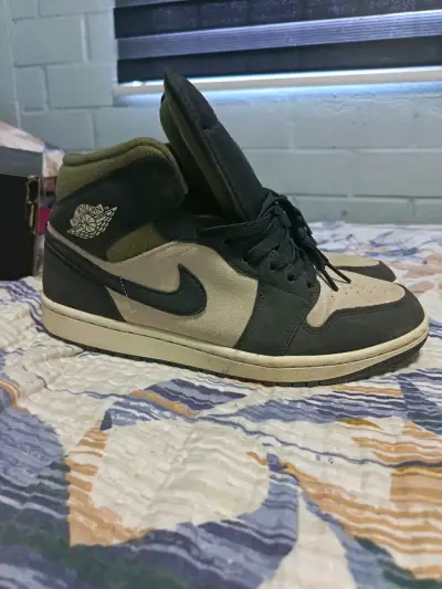 Zapatillas Air Jordan 1 Mid SE color verde y negro - miniatura 6