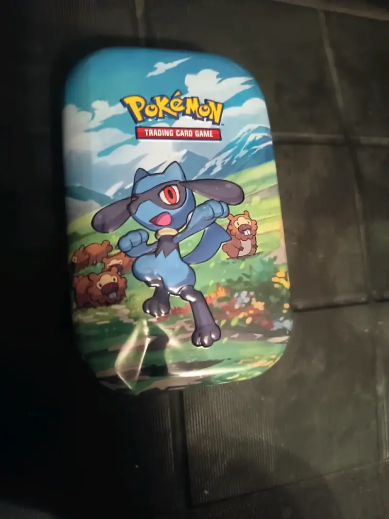 2 Latas Pokémon con 70 cartas - 2