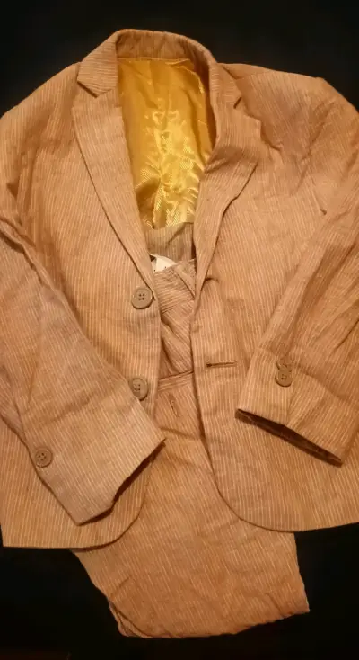 Traje de niño beige a rayas con chaqueta y pantalón - miniatura 4