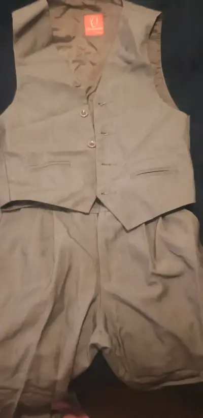 Traje de niño beige a rayas con chaqueta y pantalón - miniatura 6