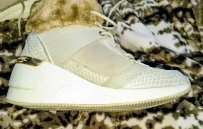 Botines Skechers con Forro de Piel Sintética - miniatura 1