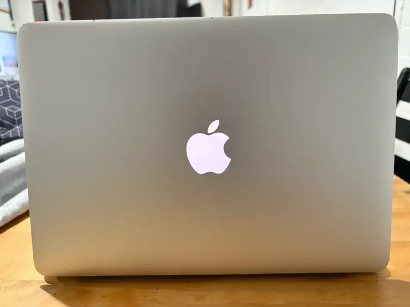 Apple MacBook Air 2017 - 1