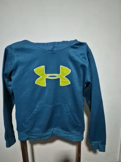 Polerón con capucha Under Armour azul para niño - miniatura 1
