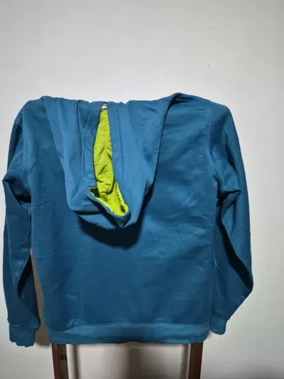 Polerón con capucha Under Armour azul para niño - miniatura 2