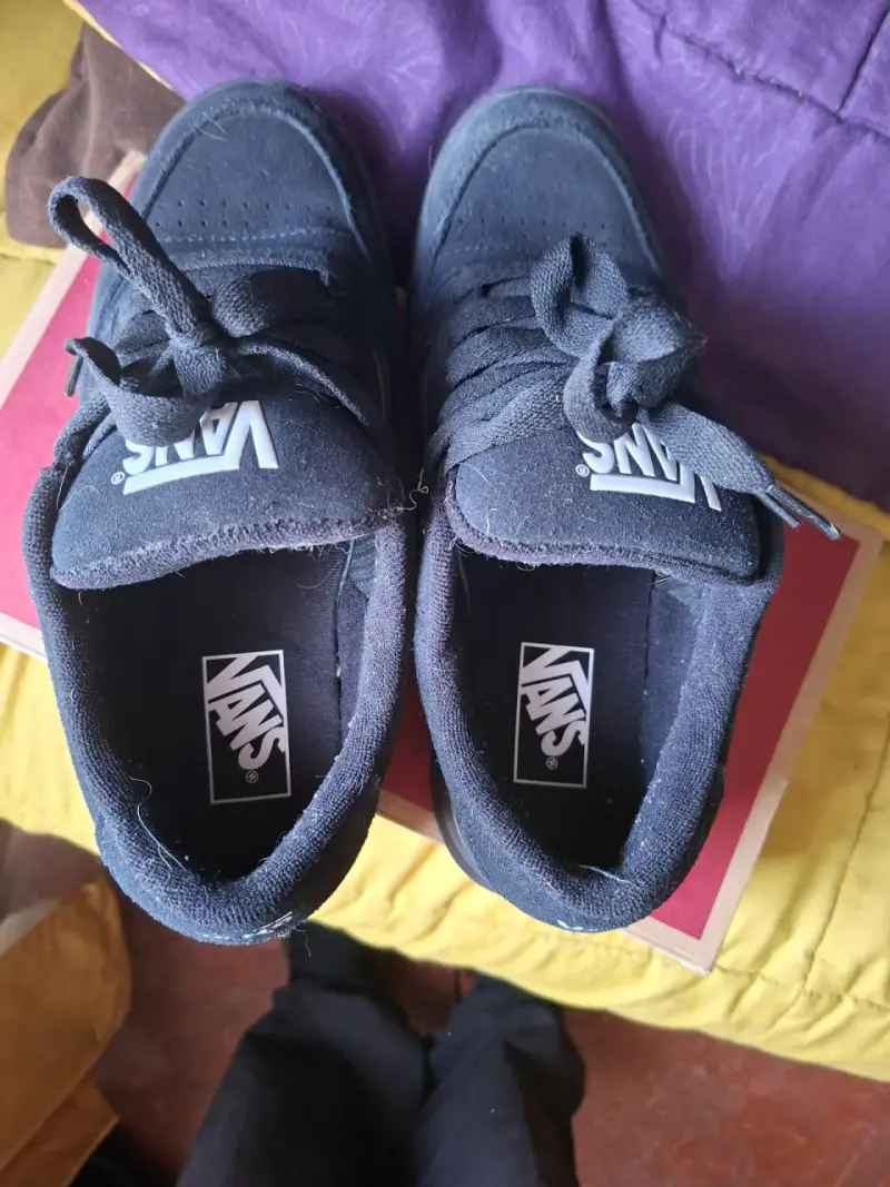 Vans Hylane talla 41 en muy buen estado - 4