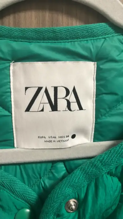 Chaqueta acolchada verde Zara para mujer - miniatura 2