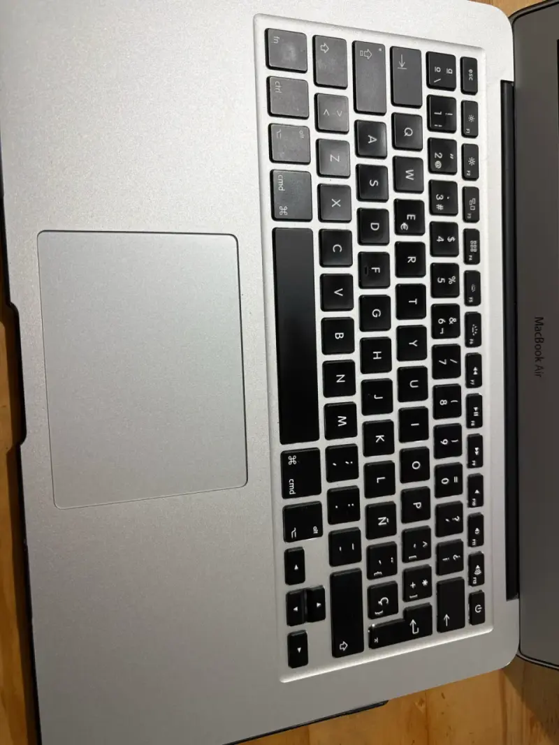 Apple MacBook Air 2017 - 4